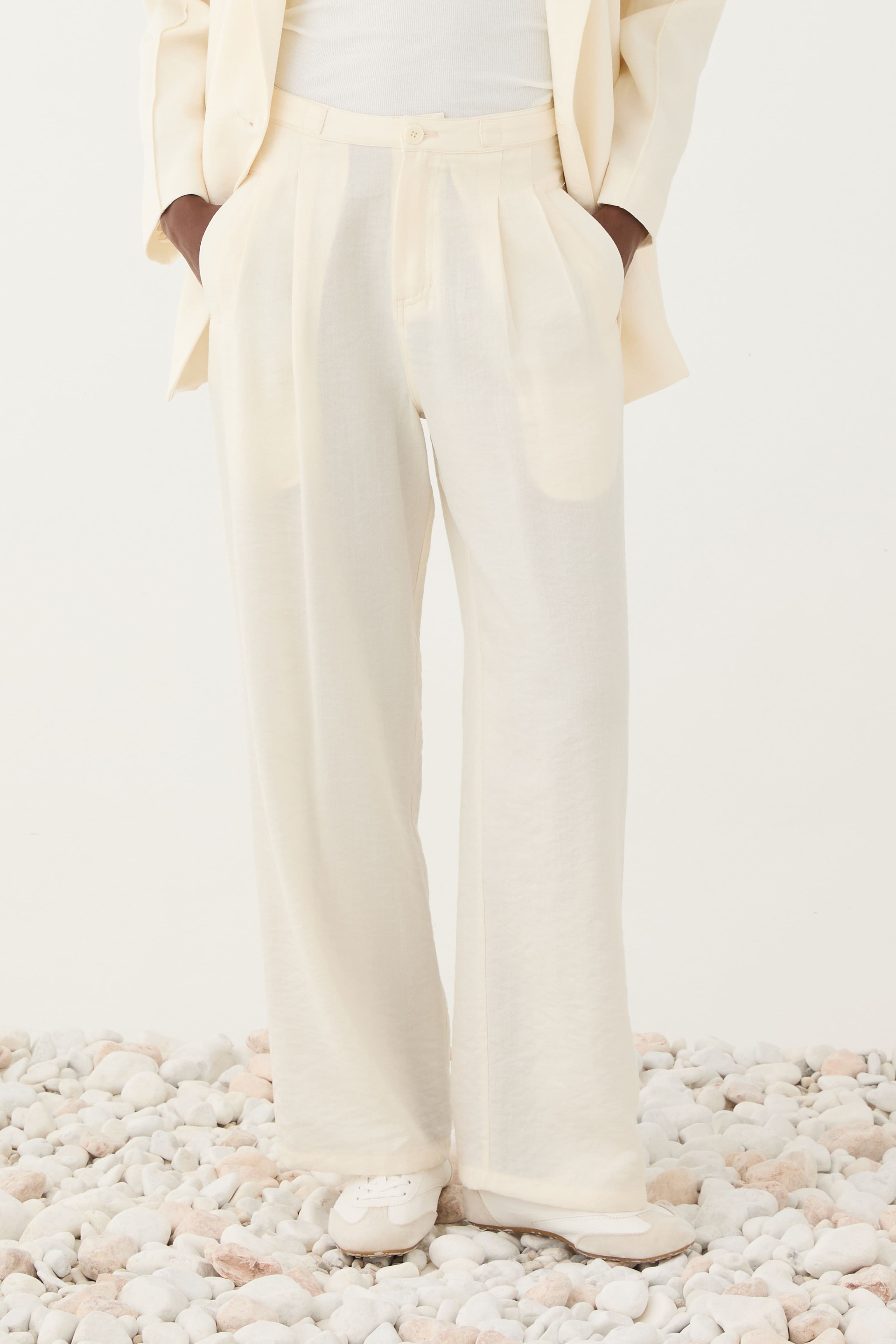 PANTALÓN HEBILLA LATERAL