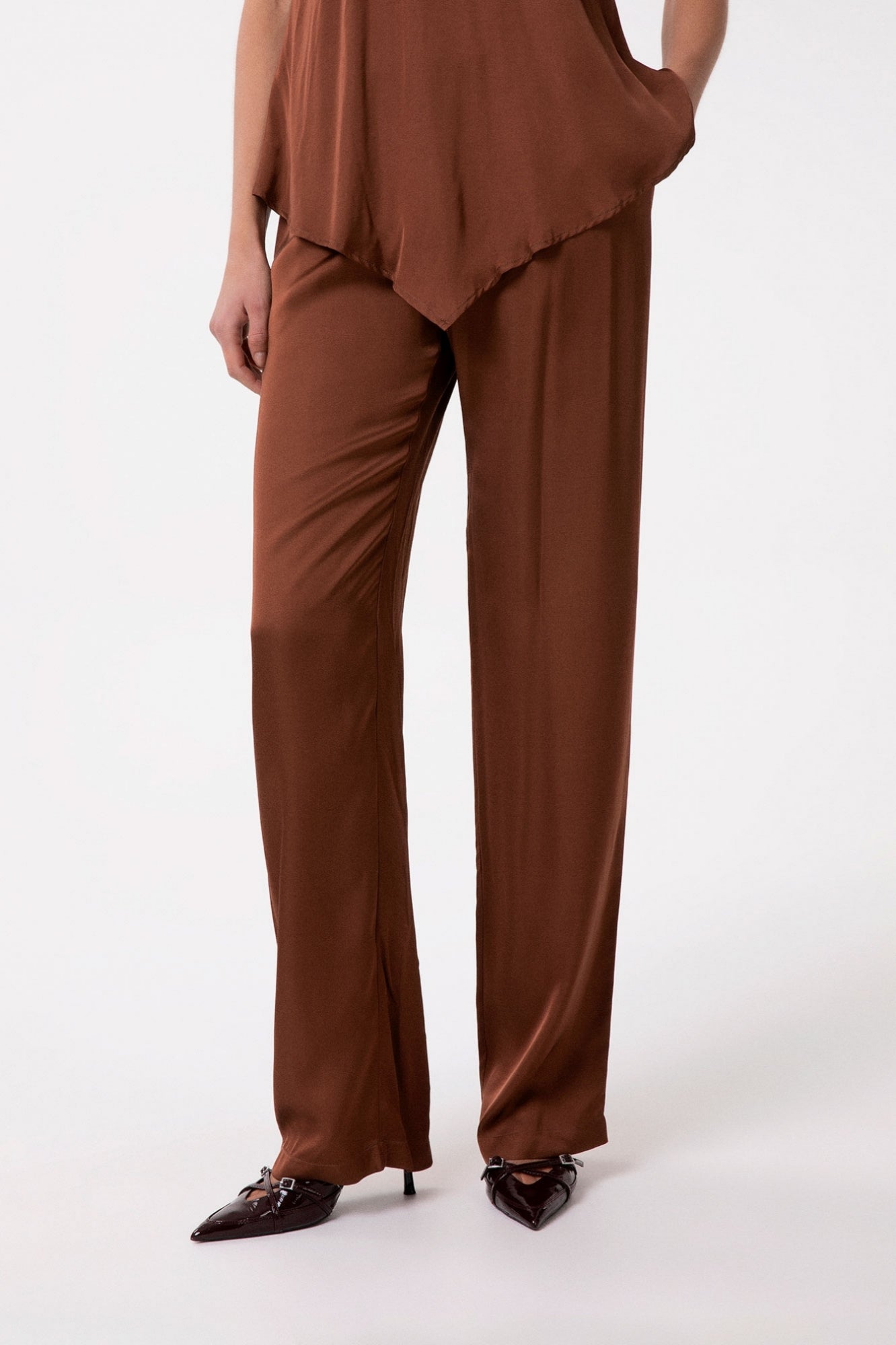 PANTALÓN FLUÍDO MARRÓN
