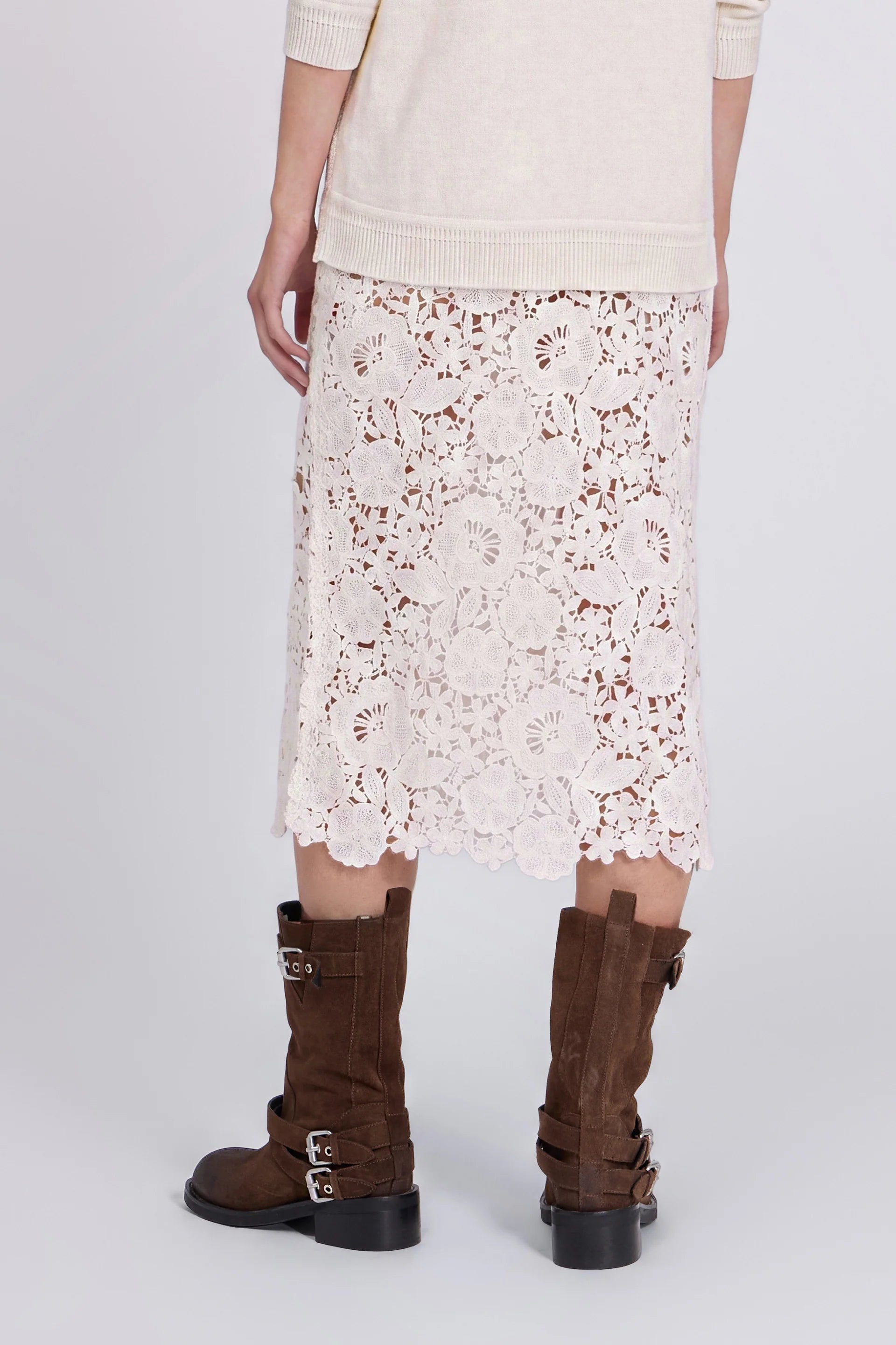 FALDA MIDI BORDADA
