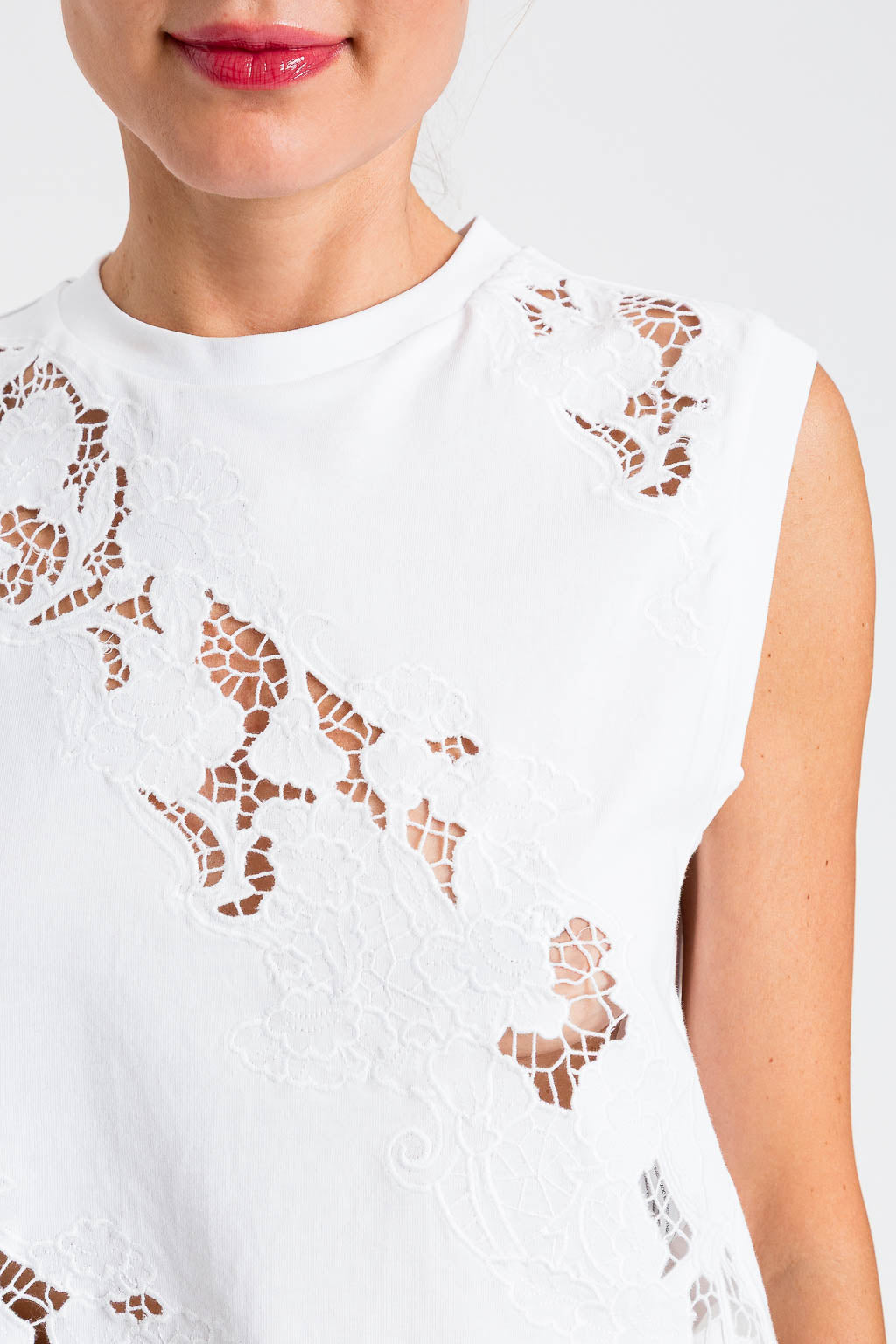 CAMISETA BORDADA