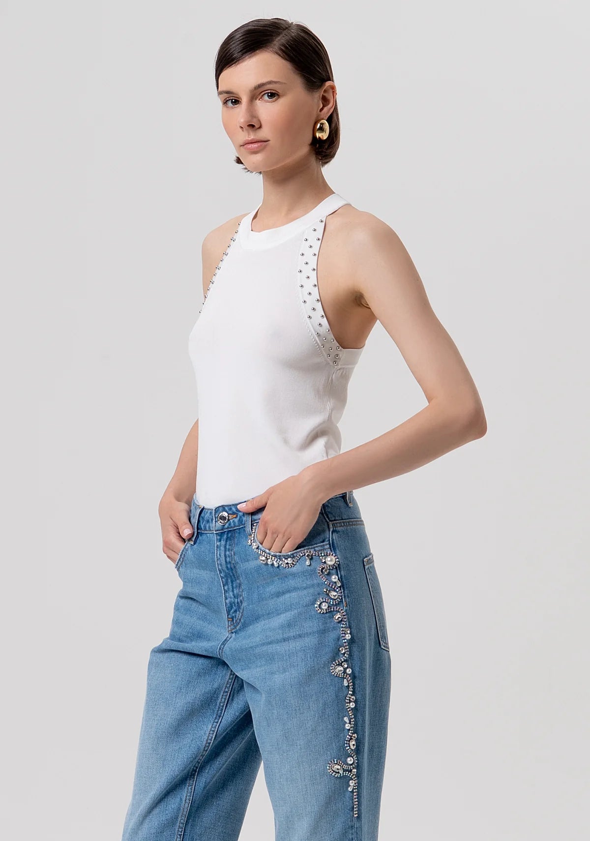 JEANS MOM FIT BORDADO LATERAL