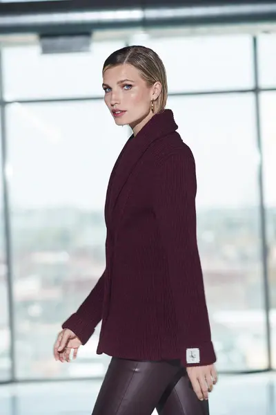 CHAQUETA SOLAPA ENTALLADA BABET