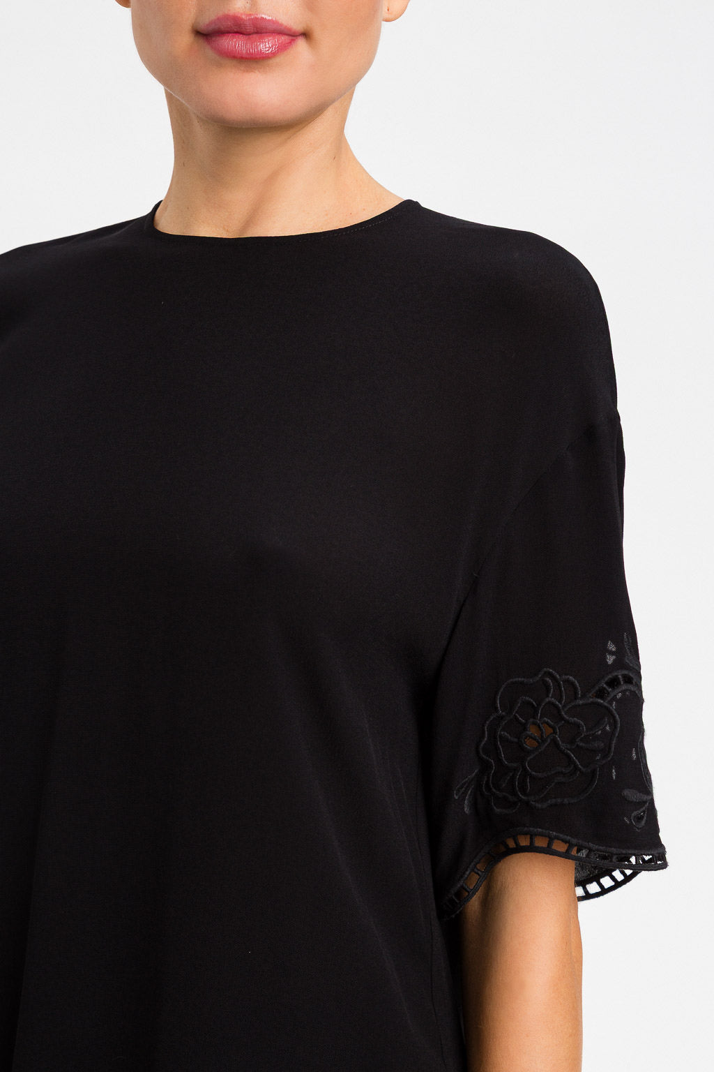 BLUSA MANGA BORDADA