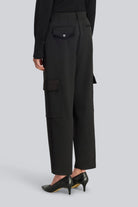 PANTALÓN BOLSILLO TRASERO