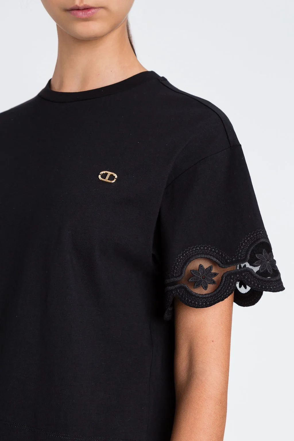 CAMISETA BORDADA
