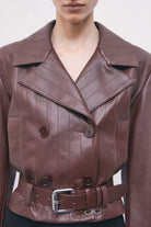 CAZADORA COSTURAS